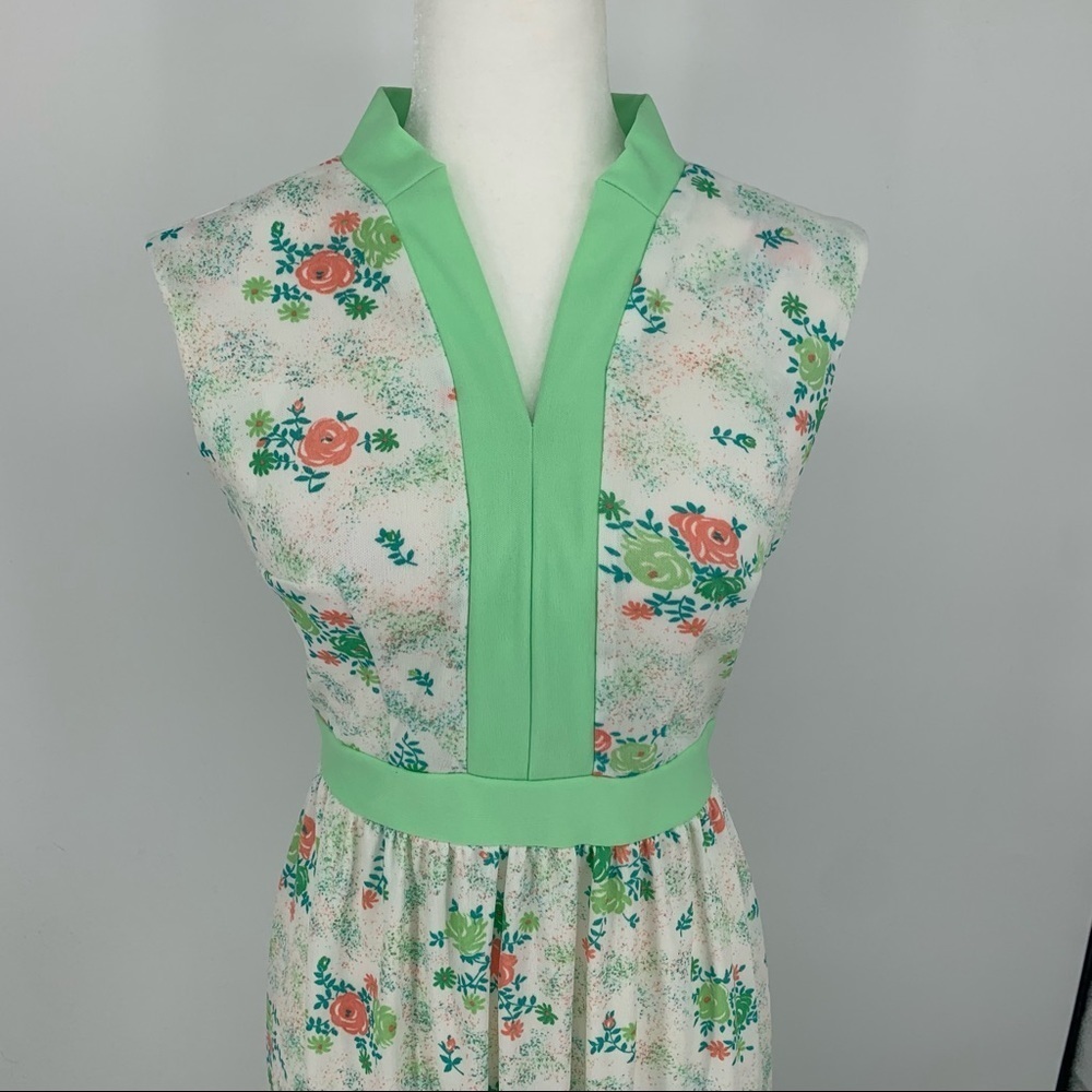 Vintage Floral Polyester Fill Length Sleeveless Dr - Picture 3 of 10